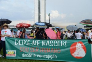 7ª Marcha pela Vida de Brasília reúne em torno de 5 mil pessoas Valter Campanato/Agência Brasil