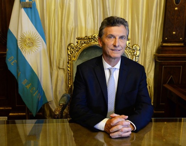 Macri: servidores terão que (trabalhar) para comer