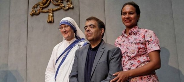 Marcílio, ao lado da esposa e da superiora da congregação fundada por Madre Teresa (foto: Rádio Vaticano/divulgação)