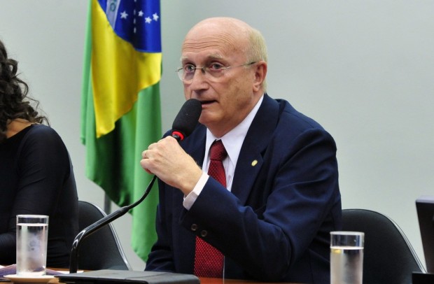 O presidente da CCJ, Osmar Serraglio (foto: Luis Macedo/Gazeta do Povo)