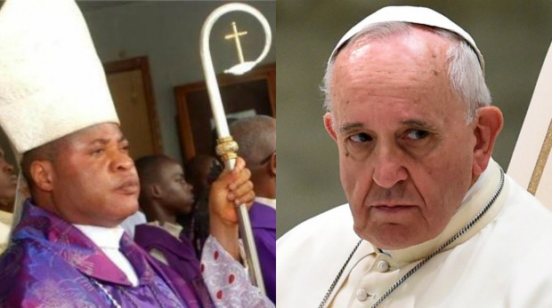 Okpaleke, que não consegue tomar posse de sua diocese desde 2012, e Francisco.