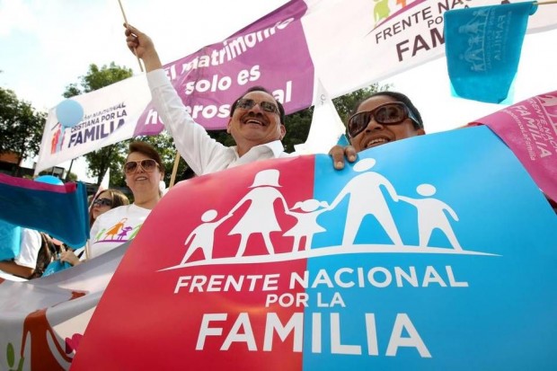 Protesto contra o casamento homossexual ocorrido no México, em setembro de 2016 (foto: divulgação)