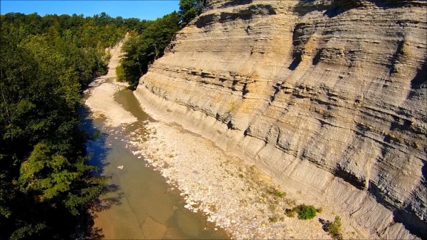 O vale de Zoar, no estado de Nova York, onde a família caiu (foto: reprodução/YouTube).