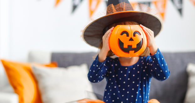 ENQUETE: Deixar os filhos irem em festas do Dia das Bruxas (Halloween) é um erro?