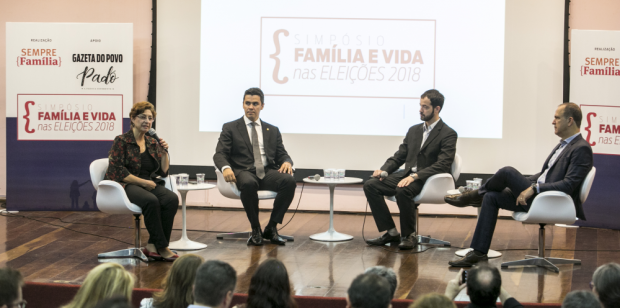 Da esquerda para a direita: Lenise Garcia, deputado Diego Garcia, Jônatas Dias e Guilherme Schelb.