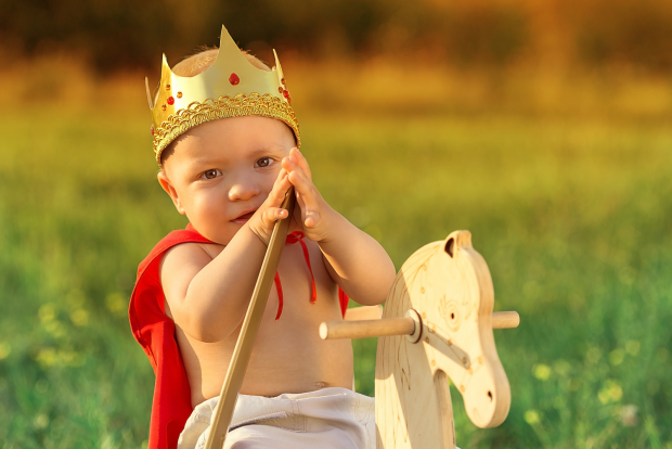 20 nomes inspirados em reis para dar aos meninos