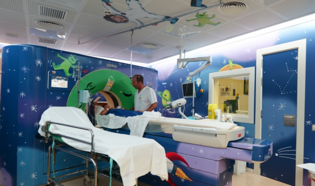 Sala de ressonância magnética no hospital Sant Joan de Déu, na Espanha (foto: divulgação).