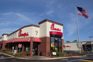 Bebê nasce em loja de fast food e ganha lanches de graça pela vida toda Bigstock
