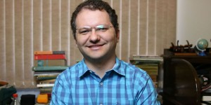Carlos Nadalim, o crítico de Paulo Freire que está conquistando as famílias na internet Divulgação