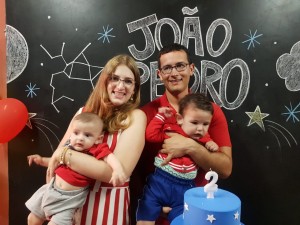 “Não vivo a doença, mas celebro sua vida”, diz mãe sobre filho com metade do coração Arquivo pessoal
