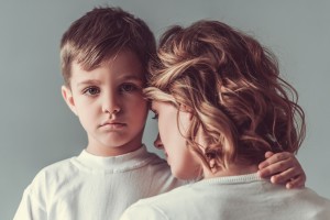 7 falhas de relacionamento com os filhos das quais a maioria dos pais se arrepende Bigstock