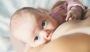 Rede de apoio contribui para sucesso da amamentação Bigstock