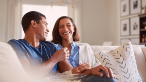Como marido e mulher podem dividir a autoridade em casa Bigstock